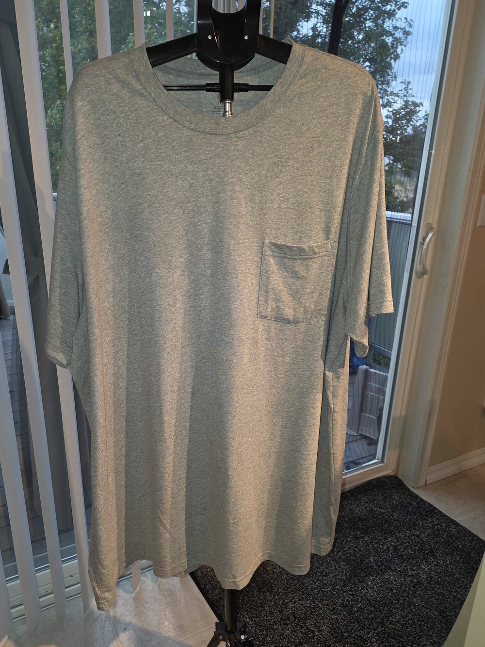 4XLT Short Sleeve Tee in Heather Gray